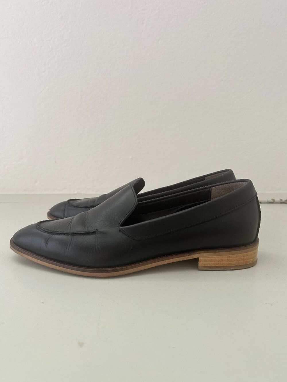 Everlane The Modern Loafer Black Pointy Toe Slip on Flats Preppy Italy, Size 9.5